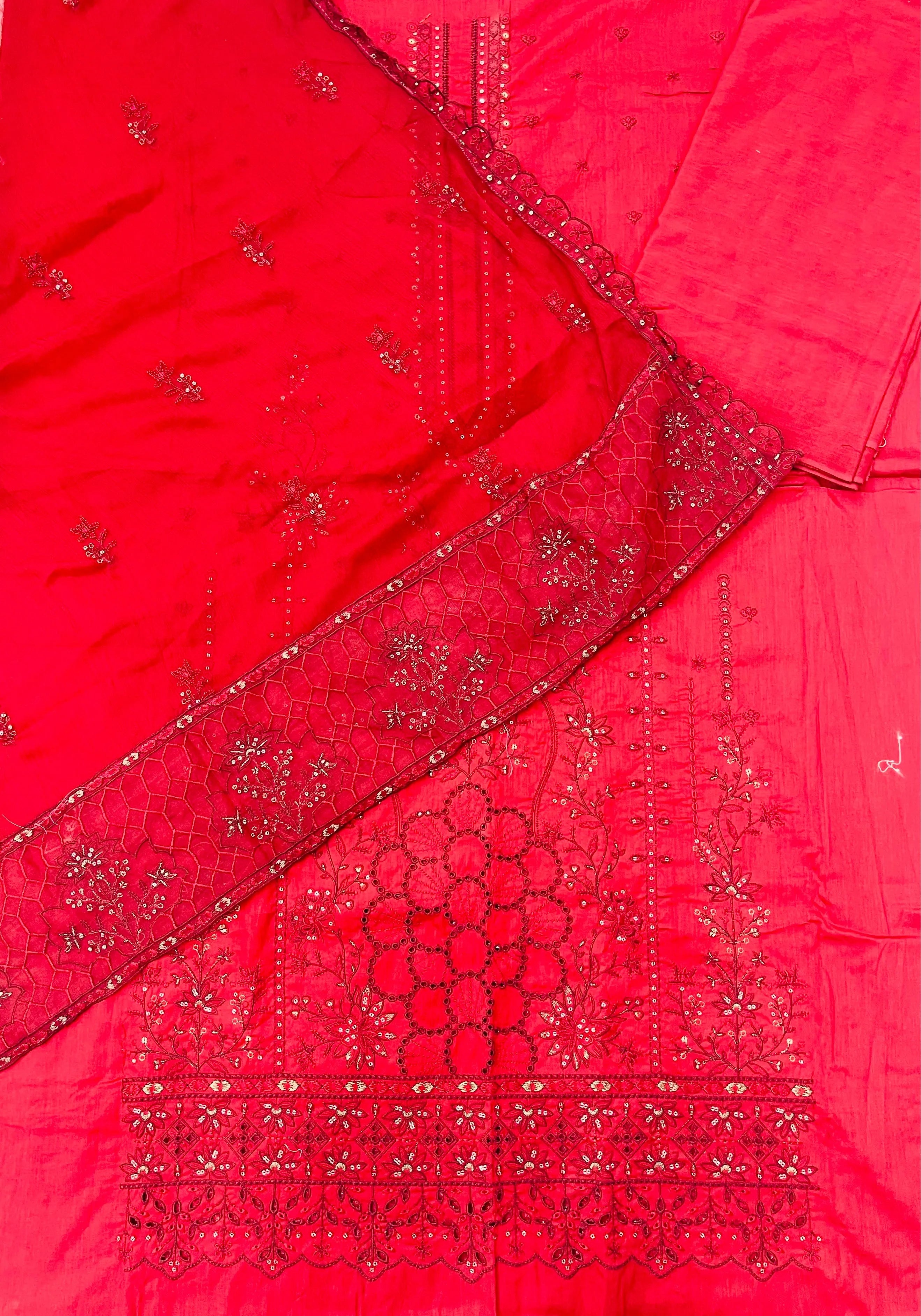 Qadri Arts – Scarlet Majestic Embroidered Lawn – 3PC