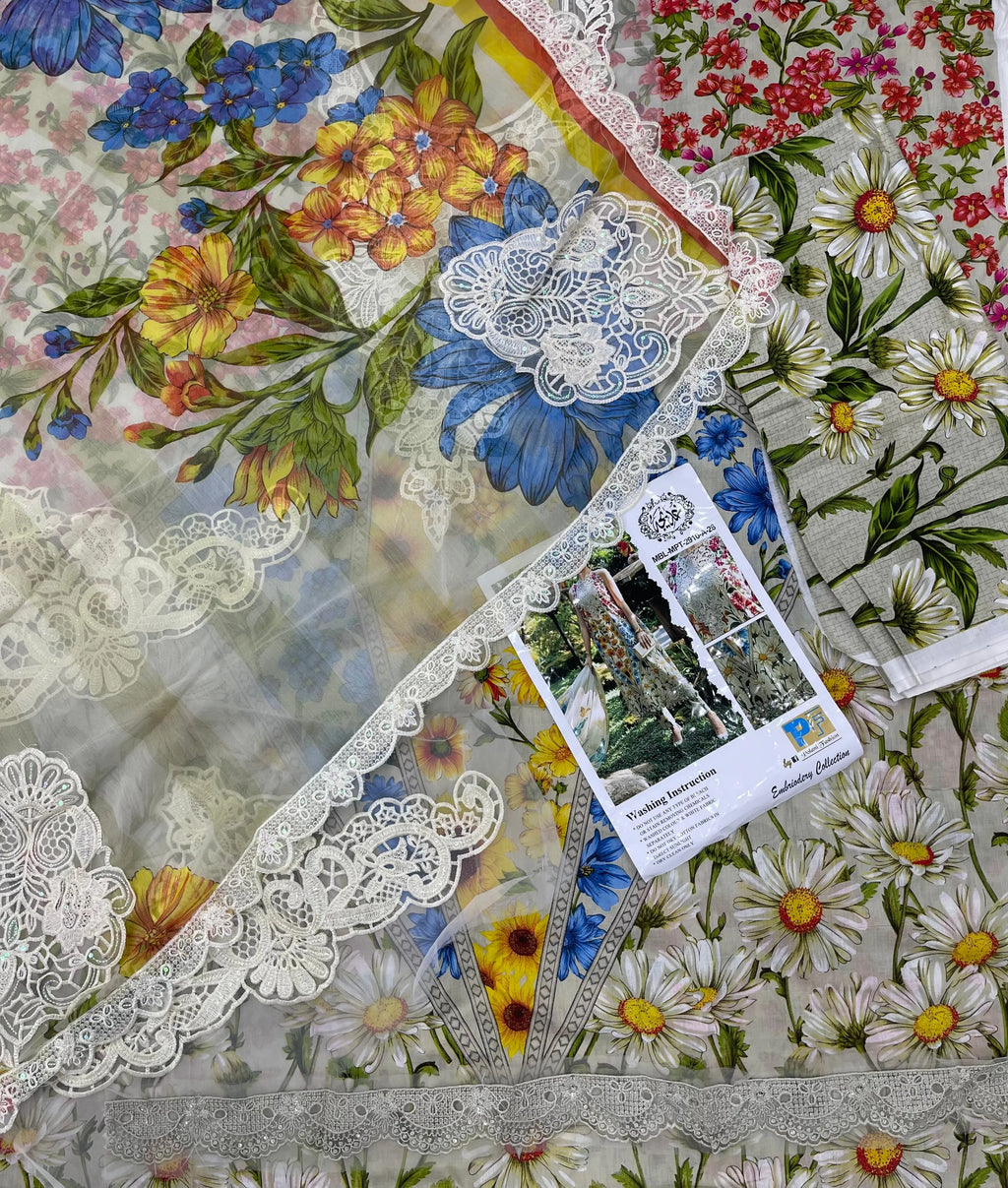 Maria B – Daisy Bloom Luxe | Printed Lawn 3Pc