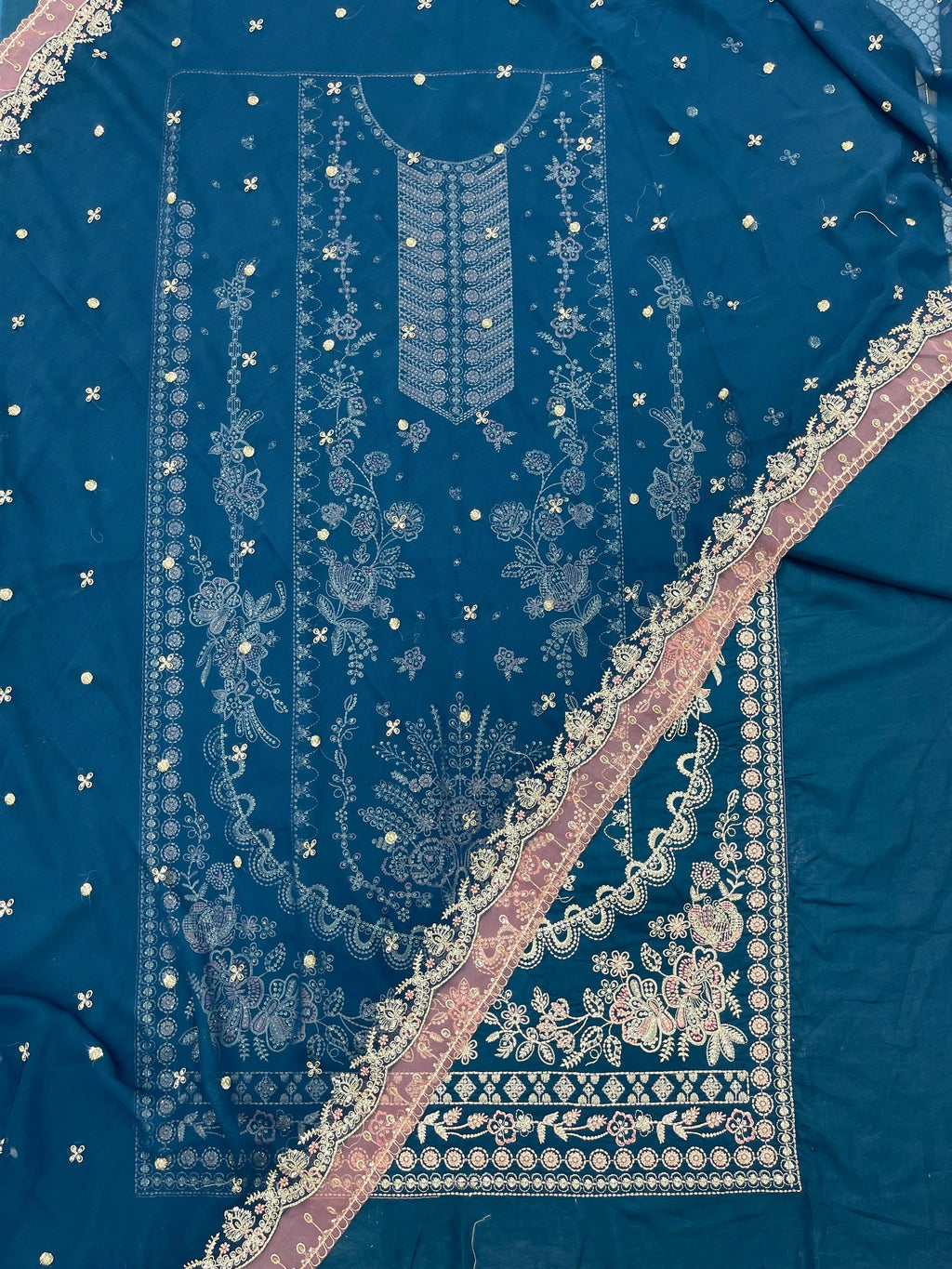 Aneela’s – Imperial Muse Embroidered Lawn – 3PC