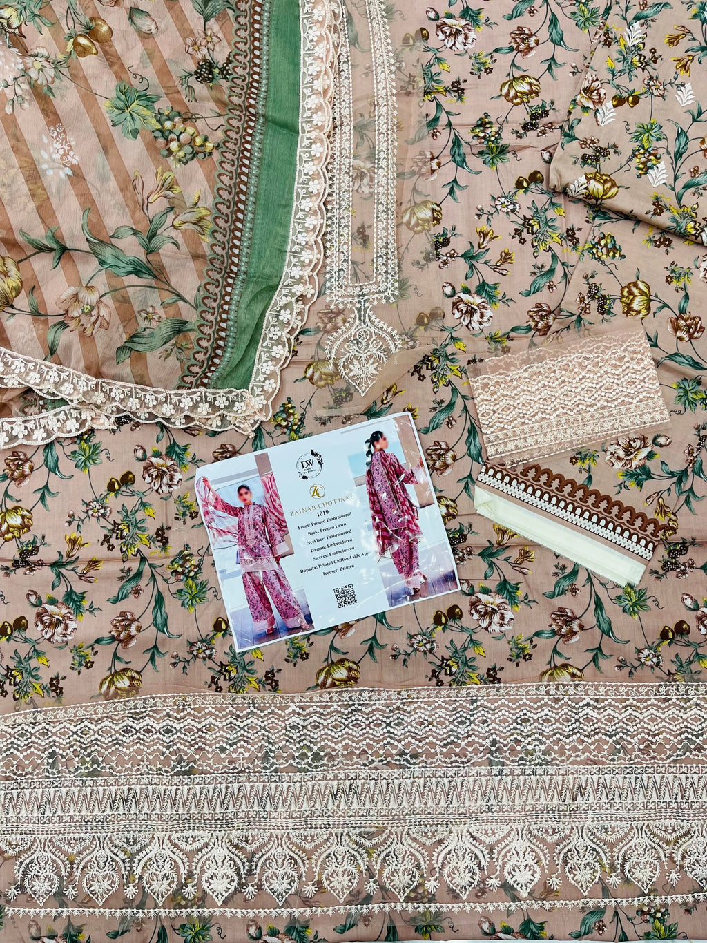 Zainab Chottani – Rose Petal Floral Embroidered Lawn – 3PC