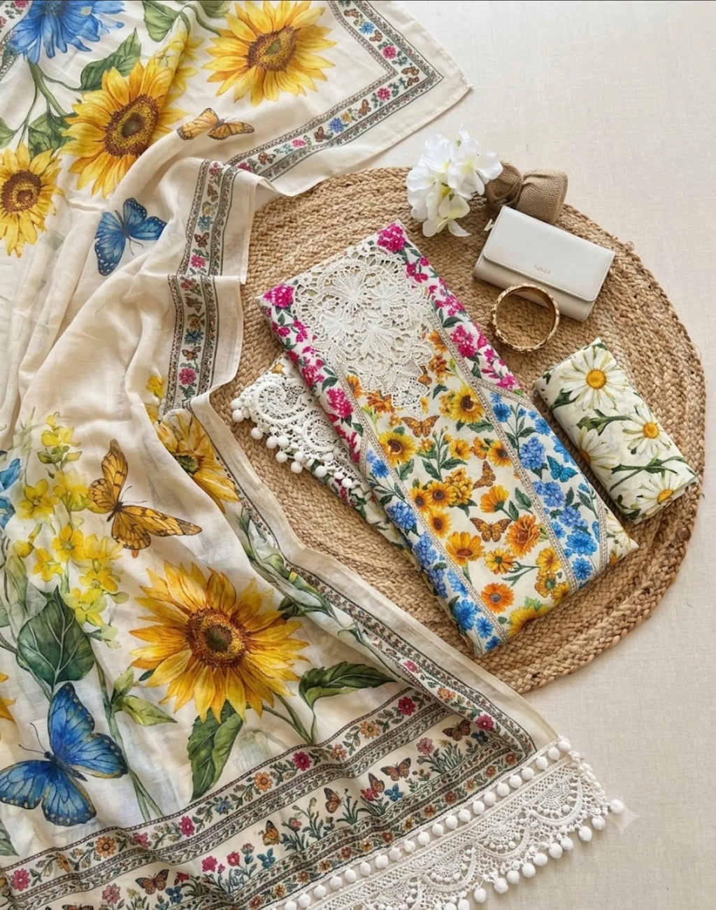 Maria B – Daisy Bloom Luxe | Printed Lawn 3Pc