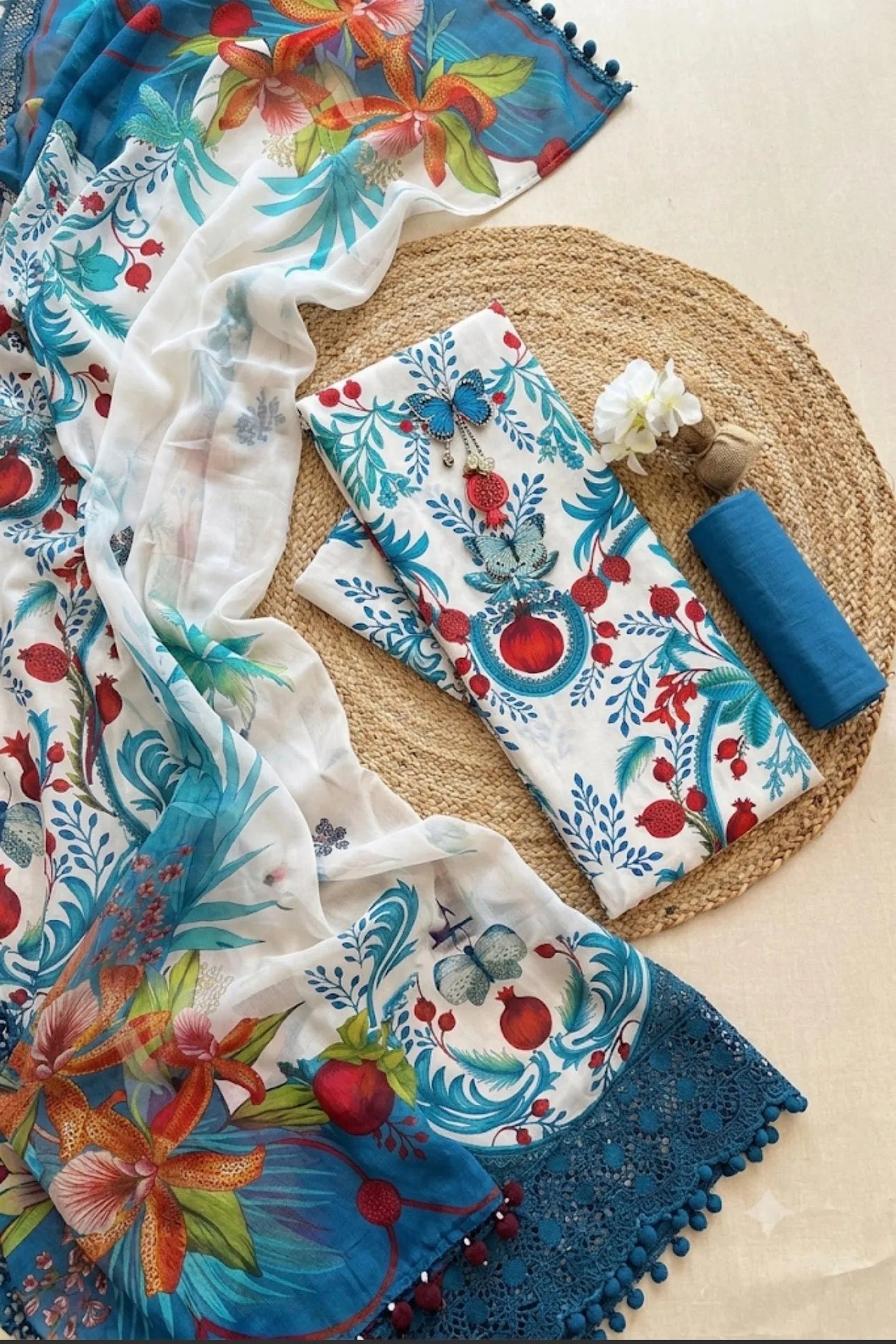 Maria B – Ivory Pomegranate Embroidered Lawn – 3PC