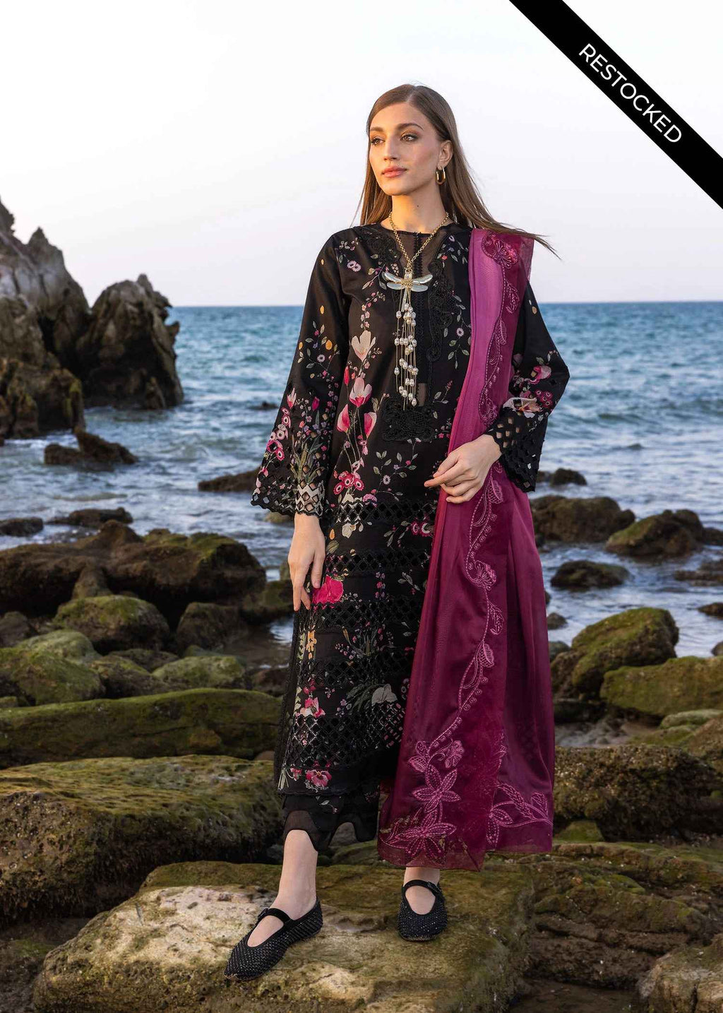 Crimson – Noir Amethyst Embroidered Lawn 3PC