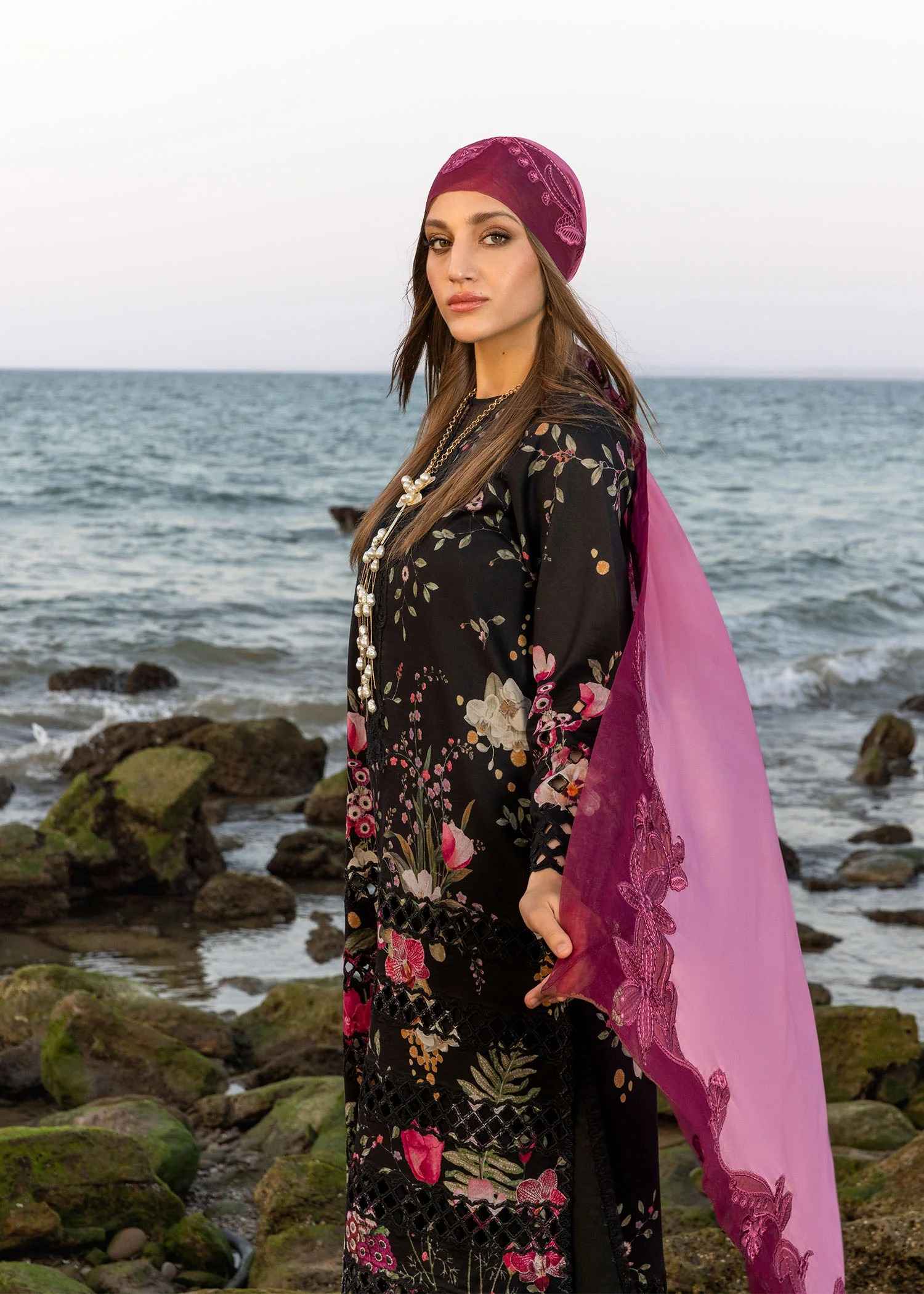 Crimson – Noir Amethyst Embroidered Lawn 3PC